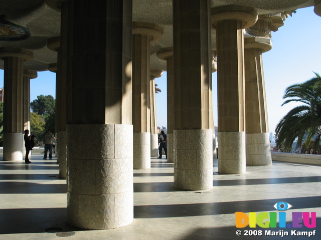 21147 Pillars below Ceramic Bench